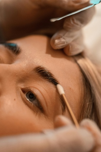 Épilation Sourcils - 10 min. - 8€